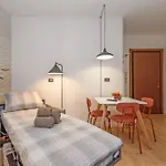 Nholidays - Rue De Paris E Vista Montagna أَويستا