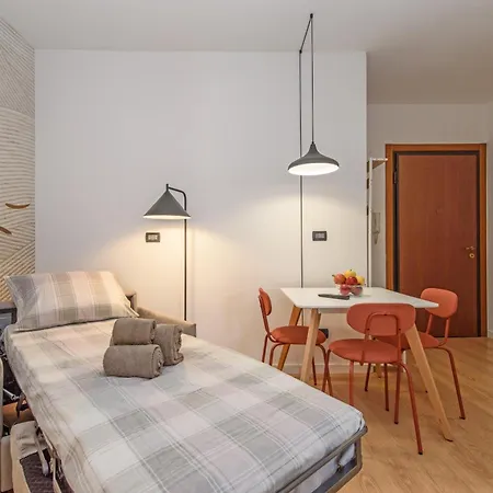 Nholidays - Rue De Paris E Vista Montagna Aoste