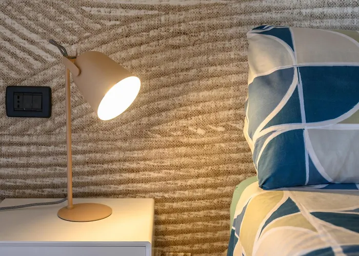 Nholidays - Rue De Paris E Vista Montagna