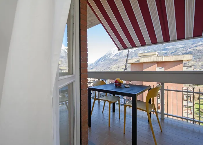 Nholidays - Rue De Paris E Vista Montagna